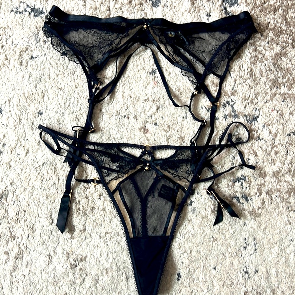 Emma discontinued Set ❤️